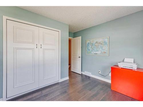 66 Inglewood Grove Se, Calgary, AB - Indoor