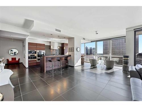 1608-108 9 Avenue Sw, Calgary, AB - Indoor Photo Showing Living Room