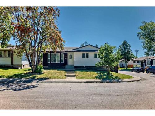 203 Rundleside Crescent Ne, Calgary, AB - Outdoor With Facade