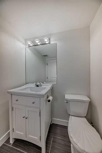 203 Rundleside Crescent Ne, Calgary, AB - Indoor Photo Showing Bathroom