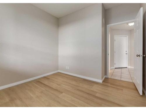 1415-1053 10 Street Sw, Calgary, AB - Indoor Photo Showing Other Room