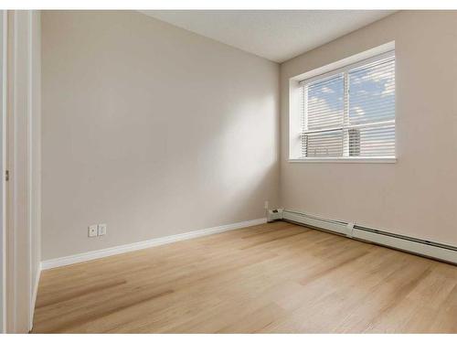 1415-1053 10 Street Sw, Calgary, AB - Indoor Photo Showing Other Room