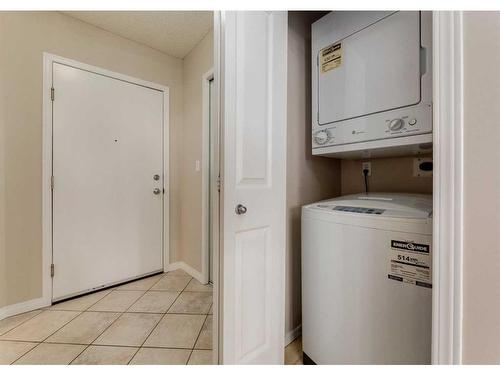 1415-1053 10 Street Sw, Calgary, AB - Indoor Photo Showing Laundry Room