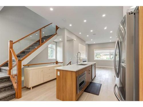 2323 1 Street Nw, Calgary, AB - Indoor Photo Showing Kitchen With Upgraded Kitchen