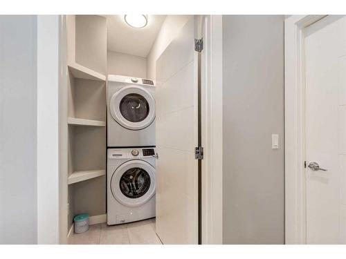 2323 1 Street Nw, Calgary, AB - Indoor Photo Showing Laundry Room