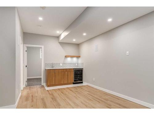 2323 1 Street Nw, Calgary, AB - Indoor