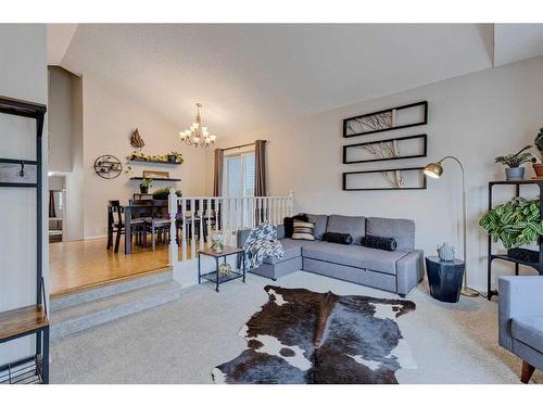 59 Rivercrest Circle Se, Calgary, AB - Indoor Photo Showing Living Room