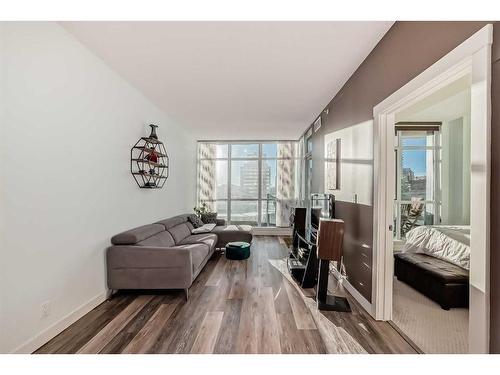 405-788 12 Avenue Sw, Calgary, AB - Indoor Photo Showing Living Room