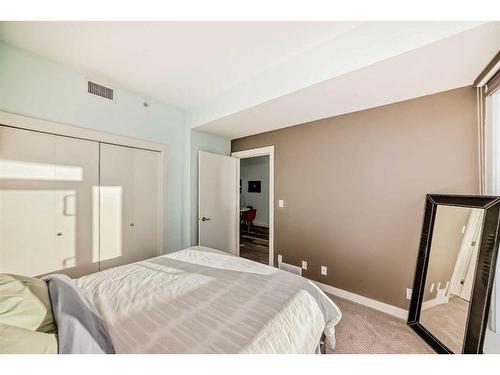 405-788 12 Avenue Sw, Calgary, AB - Indoor Photo Showing Bedroom