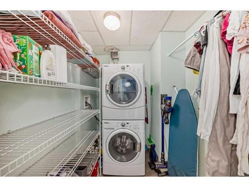 405-788 12 Avenue Sw, Calgary, AB - Indoor Photo Showing Laundry Room