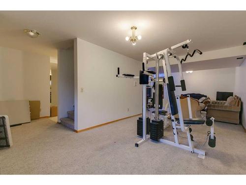 43 Signal Hill Mews Sw, Calgary, AB - Indoor Photo Showing Gym Room