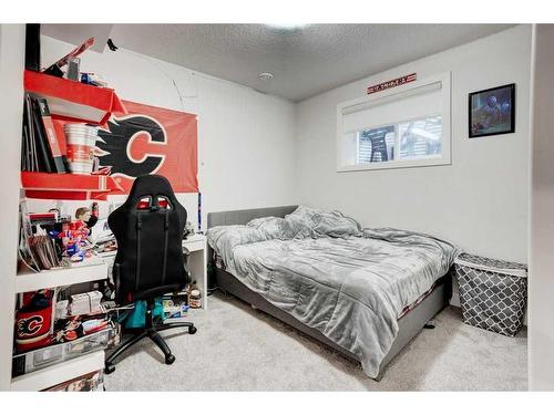 61 Saddlestone Park Ne, Calgary, AB - Indoor Photo Showing Bedroom