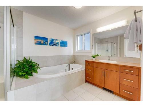 170 Panamount Road Nw, Calgary, AB - Indoor Photo Showing Bathroom