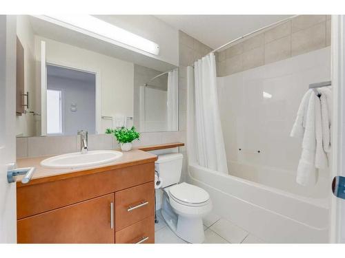 170 Panamount Road Nw, Calgary, AB - Indoor Photo Showing Bathroom