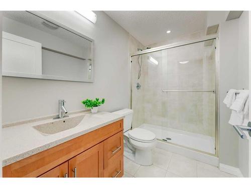 170 Panamount Road Nw, Calgary, AB - Indoor Photo Showing Bathroom