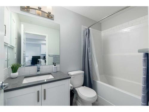 1401-42 Cranbrook Gardens Se, Calgary, AB - Indoor Photo Showing Bathroom