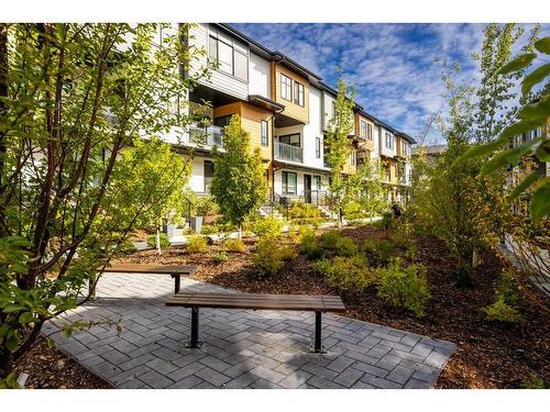 1401-42 Cranbrook Gardens Se, Calgary, AB - Outdoor