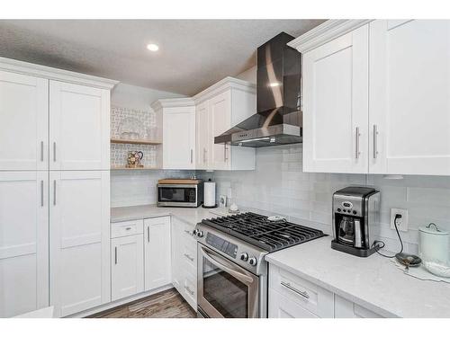 164 Falchurch Road Ne, Calgary, AB - Indoor Photo Showing Kitchen