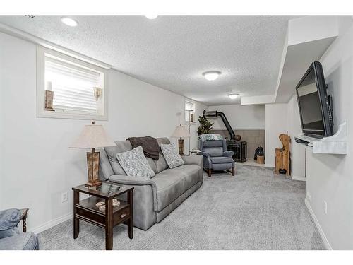 164 Falchurch Road Ne, Calgary, AB - Indoor Photo Showing Other Room