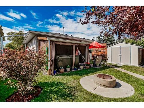 164 Falchurch Road Ne, Calgary, AB - Outdoor