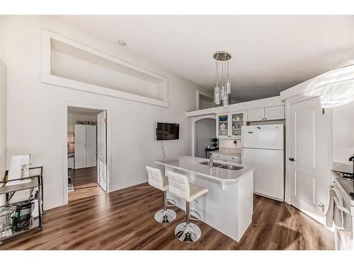 182 Panatella Circle Nw, Calgary, AB - Indoor Photo Showing Kitchen