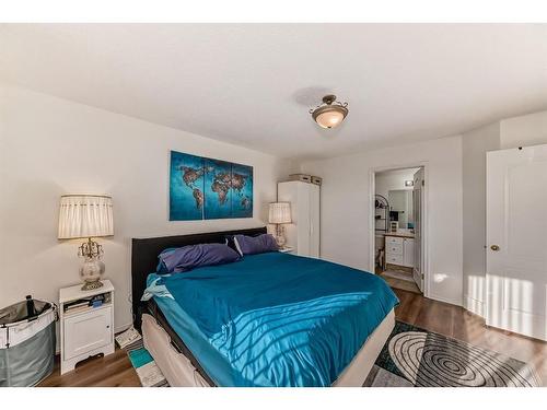 182 Panatella Circle Nw, Calgary, AB - Indoor Photo Showing Bedroom