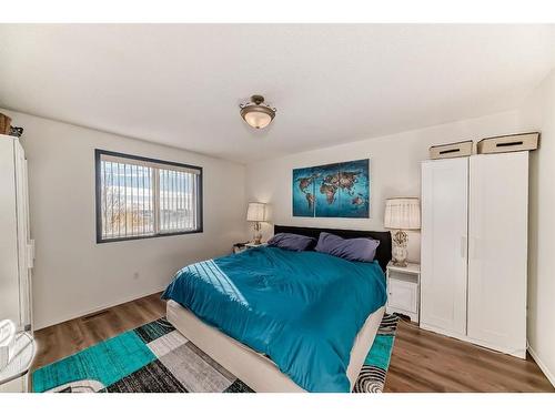 182 Panatella Circle Nw, Calgary, AB - Indoor Photo Showing Bedroom