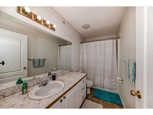 182 Panatella Circle Nw, Calgary, AB - Indoor Photo Showing Bathroom