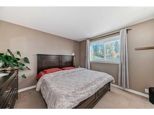 1131 Ranchlands Boulevard Nw, Calgary, AB - Indoor Photo Showing Bedroom