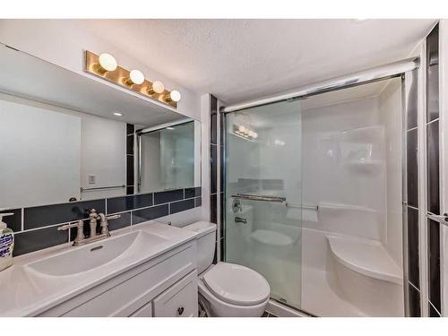 1131 Ranchlands Boulevard Nw, Calgary, AB - Indoor Photo Showing Bathroom