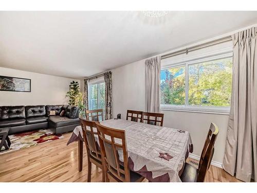 1131 Ranchlands Boulevard Nw, Calgary, AB - Indoor Photo Showing Dining Room