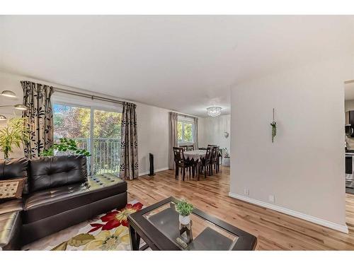 1131 Ranchlands Boulevard Nw, Calgary, AB - Indoor Photo Showing Living Room