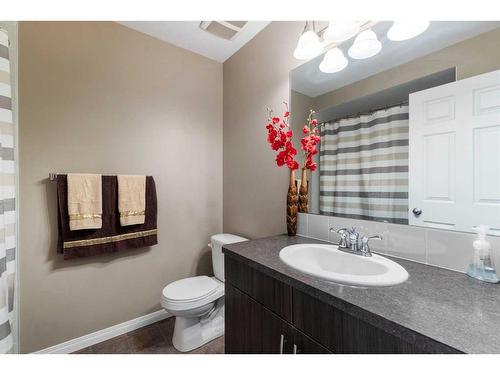 3007 Windsong Boulevard Sw, Airdrie, AB - Indoor Photo Showing Bathroom