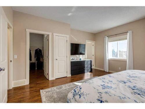 576-500 Harrison Court, Crossfield, AB - Indoor Photo Showing Bedroom