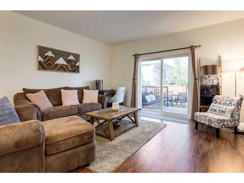 576-500 Harrison Court, Crossfield, AB - Indoor Photo Showing Living Room