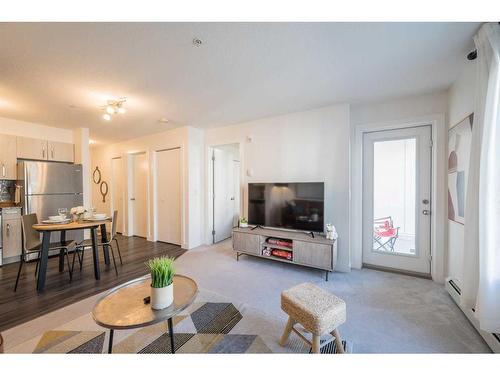 2317-4641 128 Avenue Ne, Calgary, AB - Indoor Photo Showing Living Room