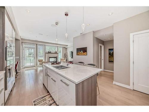 2007 1 Avenue Nw, Calgary, AB - Indoor Photo Showing Kitchen With Double Sink With Upgraded Kitchen