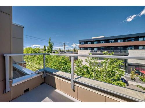 2007 1 Avenue Nw, Calgary, AB - Outdoor With Balcony With Exterior