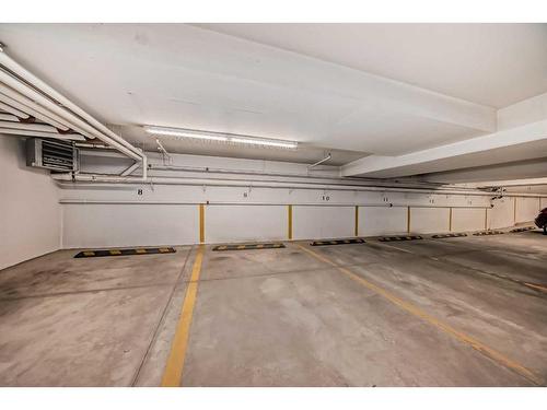 2007 1 Avenue Nw, Calgary, AB - Indoor Photo Showing Garage