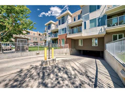 2007 1 Avenue Nw, Calgary, AB - Outdoor With Balcony