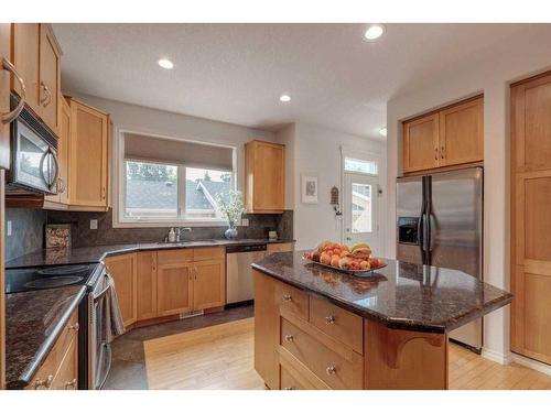 2805 4 Avenue Nw, Calgary, AB - Indoor Photo Showing Kitchen