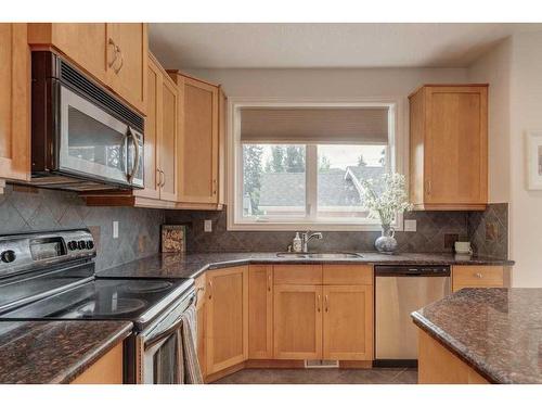 2805 4 Avenue Nw, Calgary, AB - Indoor Photo Showing Kitchen