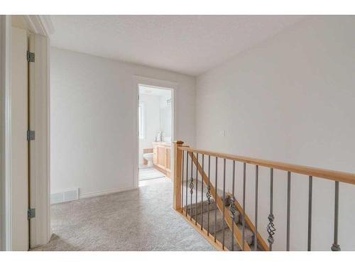 2805 4 Avenue Nw, Calgary, AB - Indoor Photo Showing Other Room