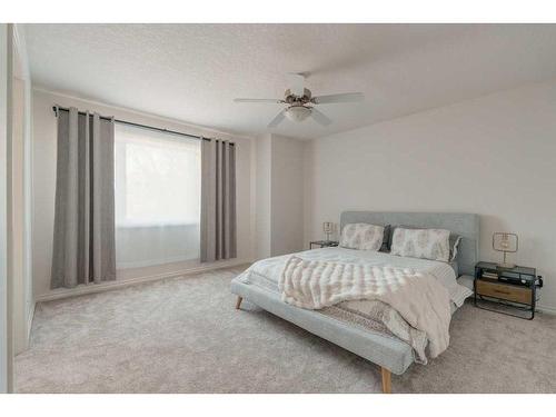 2805 4 Avenue Nw, Calgary, AB - Indoor Photo Showing Bedroom