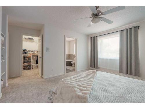 2805 4 Avenue Nw, Calgary, AB - Indoor Photo Showing Bedroom