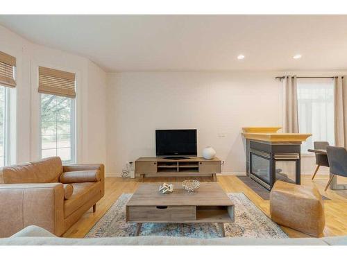 2805 4 Avenue Nw, Calgary, AB - Indoor Photo Showing Living Room With Fireplace