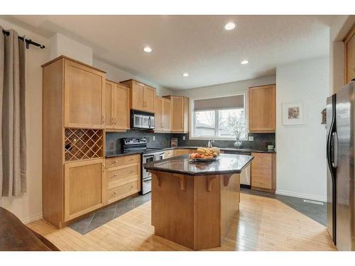 2805 4 Avenue Nw, Calgary, AB - Indoor Photo Showing Kitchen