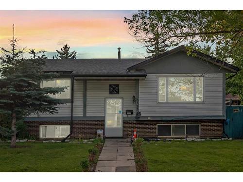 3323 Temple Way Ne, Calgary, AB - Outdoor