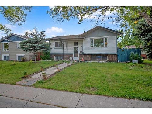 3323 Temple Way Ne, Calgary, AB - Outdoor