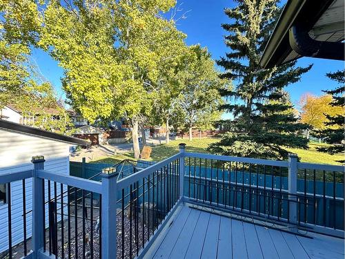 3323 Temple Way Ne, Calgary, AB - Outdoor